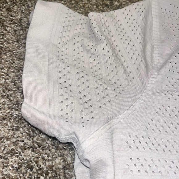 Lululemon Swiftly Breath off White Perforated Short Sleeve T-Shirt Size M - Picture 4 of 8